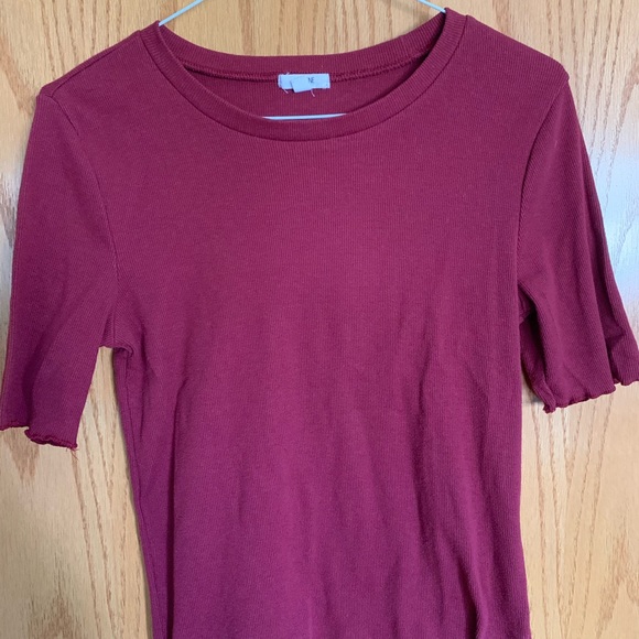 2 TSHIRTS BUNDLE PRICE - Picture 1 of 6